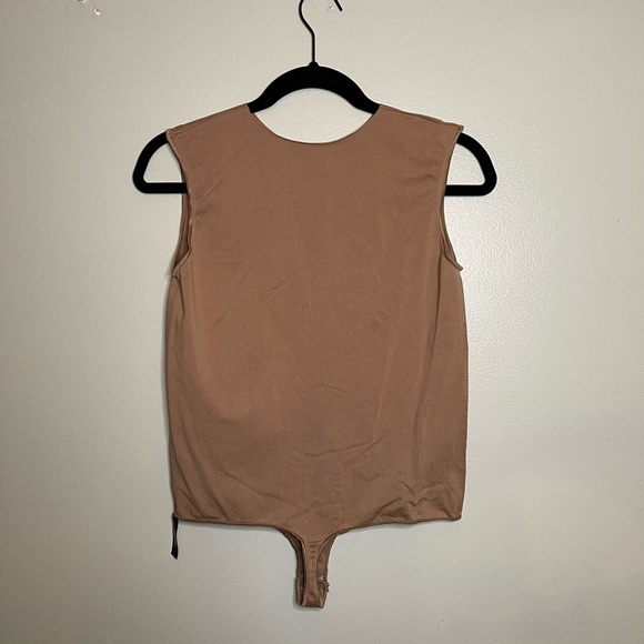 NWT SKIMS Essential Crew Neck Sleeveless Bodysuit - Picture 9 of 11
